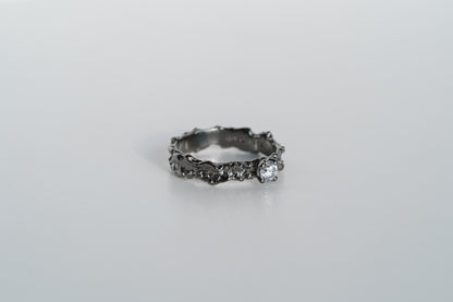 Ring “Reefs” blackened (gemstone 4 mm)