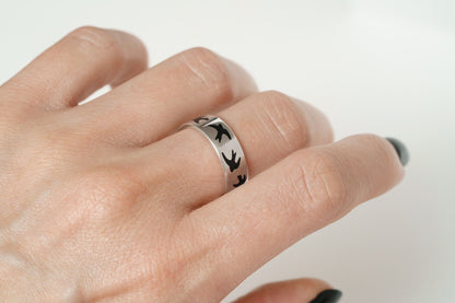 Ring "Swallows" with black enamel (5 mm)