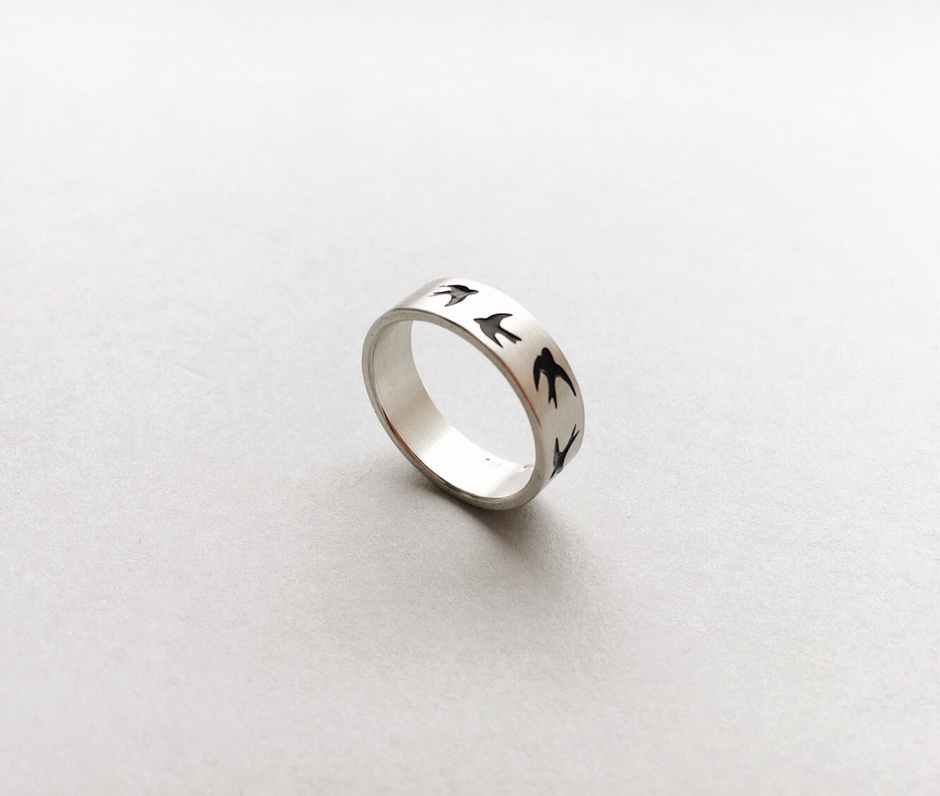 Ring "Swallows" with black enamel (5 mm)