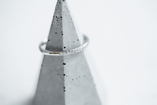 Ring "Thread" (gemstones for half a band)