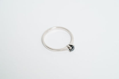Ring "Vector" (4 mm gemstone)