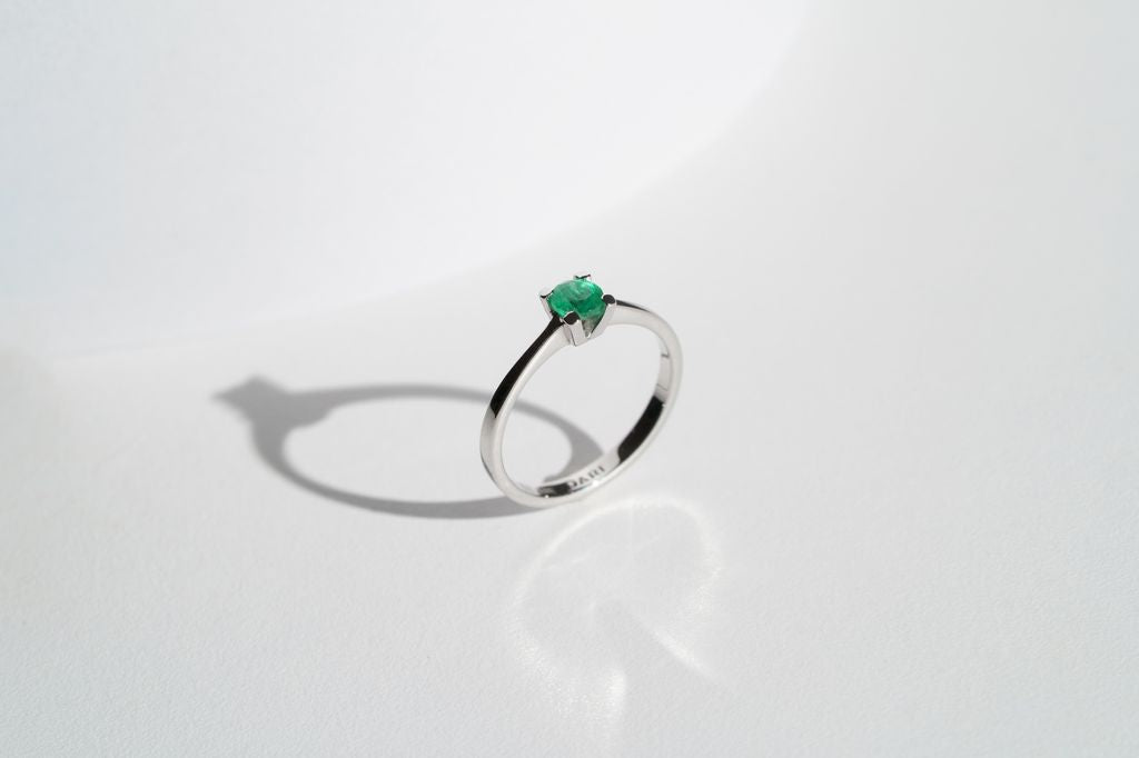 Ring "Vector" (4 mm gemstone)