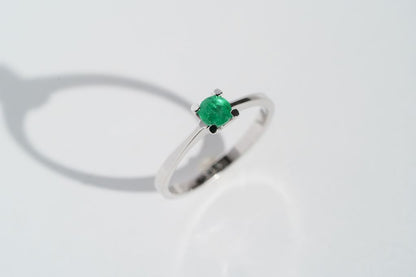 Ring "Vector" (4 mm gemstone)