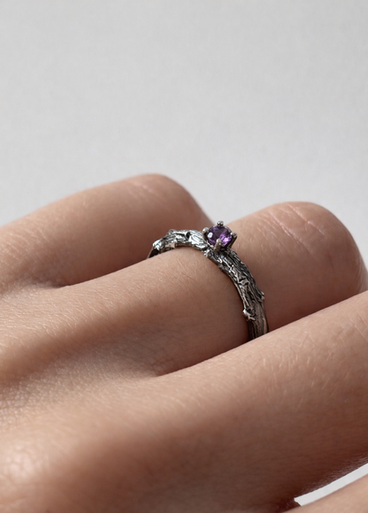 Ring "Dark vine" (gemstone 3,5 mm)