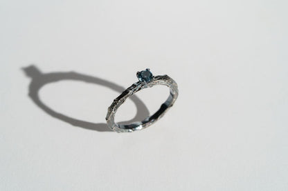 Ring "Dark vine" (gemstone 3,5 mm)