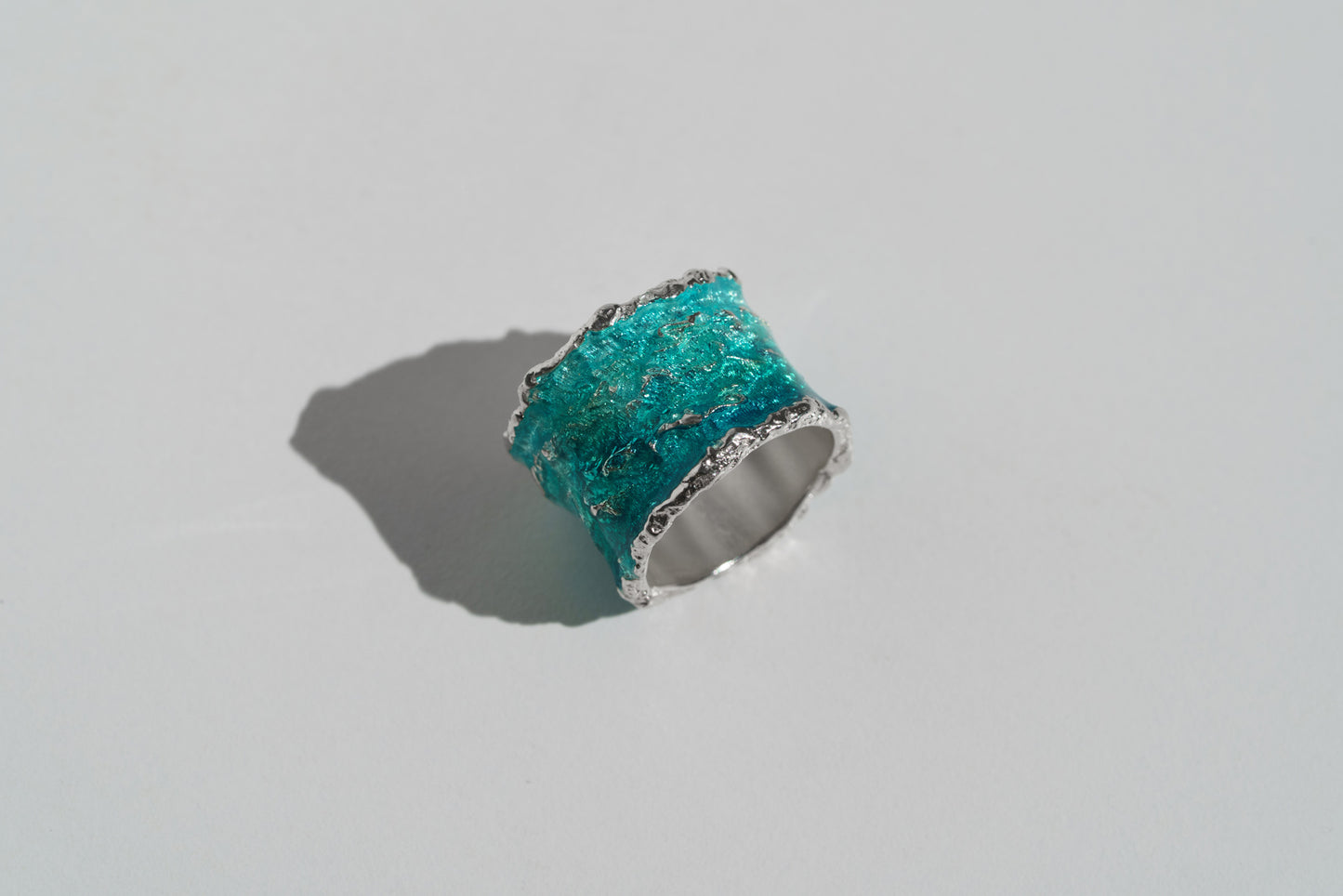 Ring "Wave" emerald (15 mm)