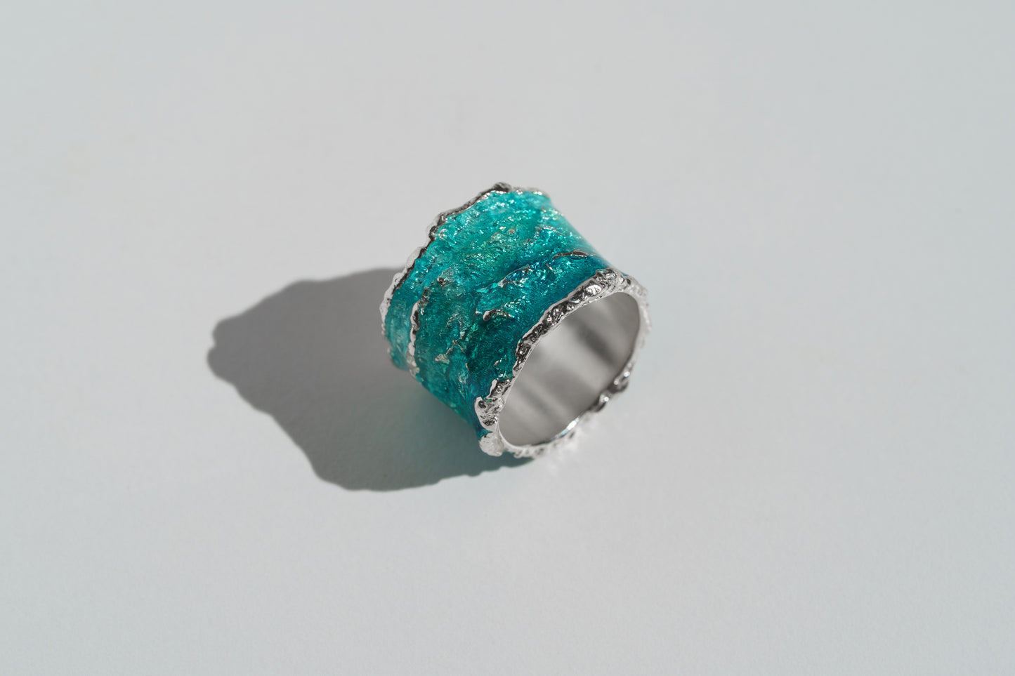 Ring "Wave" emerald (15 mm)