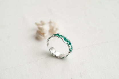 Ring "Wave" emerald (4 mm)