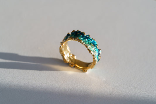 Ring "Wave" emerald (6 mm) with gilding