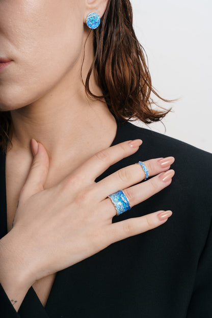 Ring "Wave" (4 mm) blue with cubic zirconia