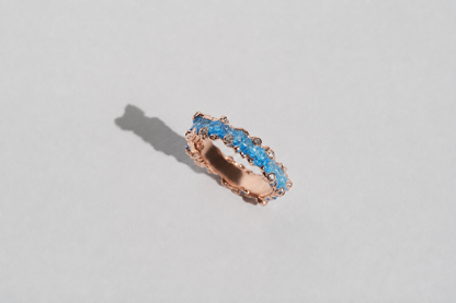 Ring "Wave" (4 mm) blue with gemstones