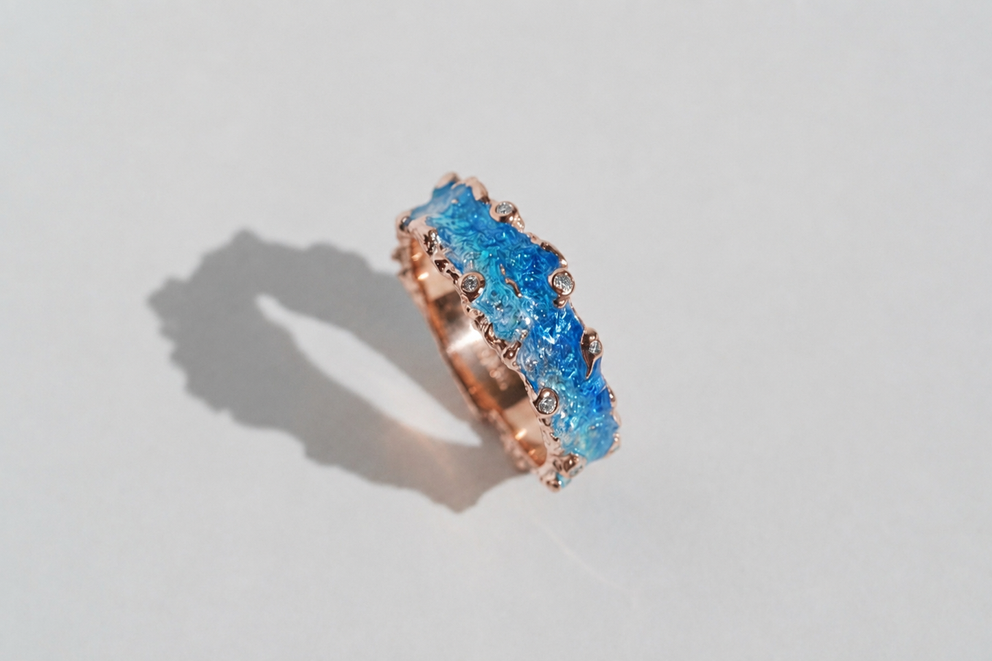 Ring "Wave" (6 mm) blue with gemstones