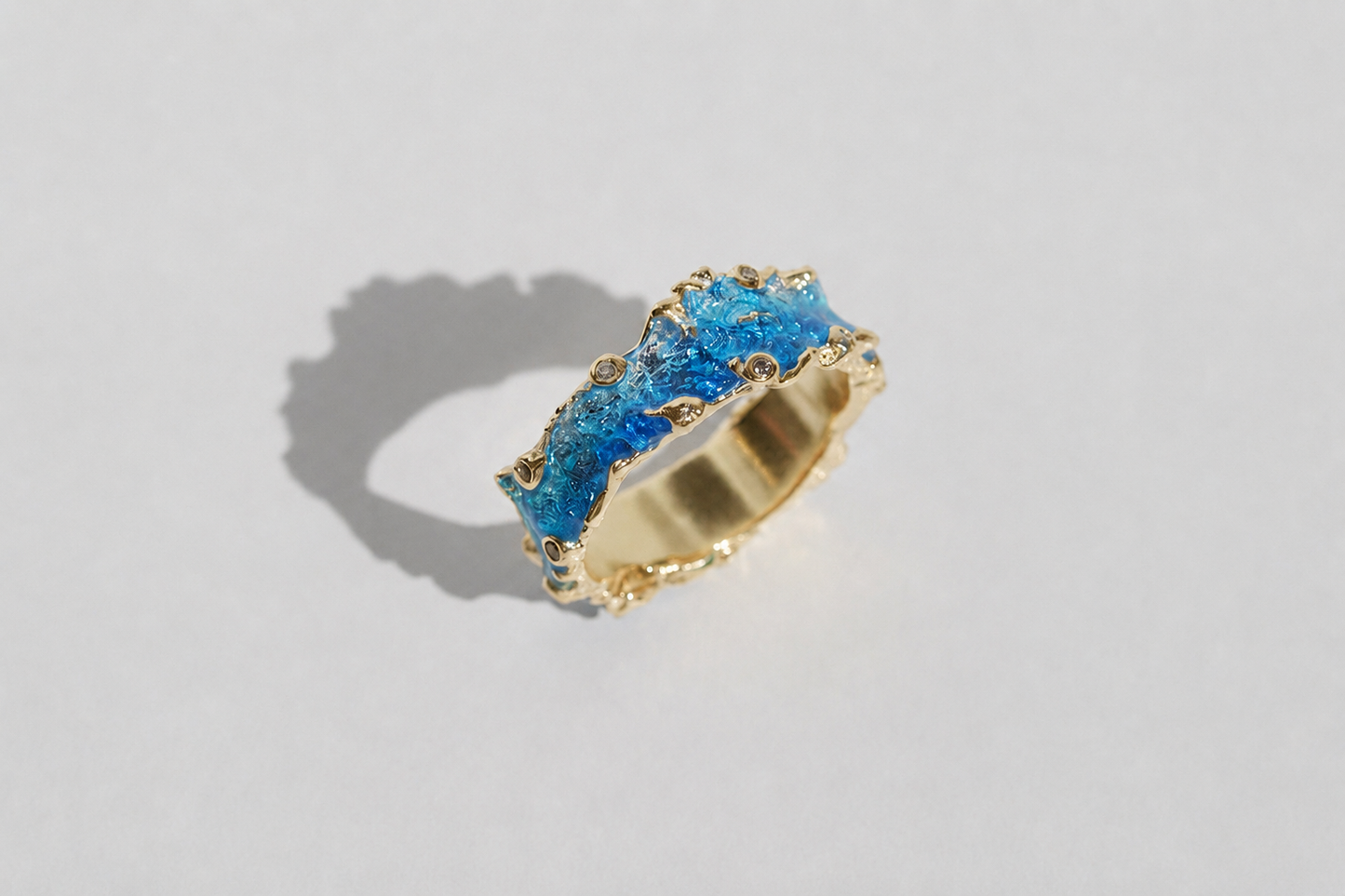 Ring "Wave" (6 mm) blue with gemstones