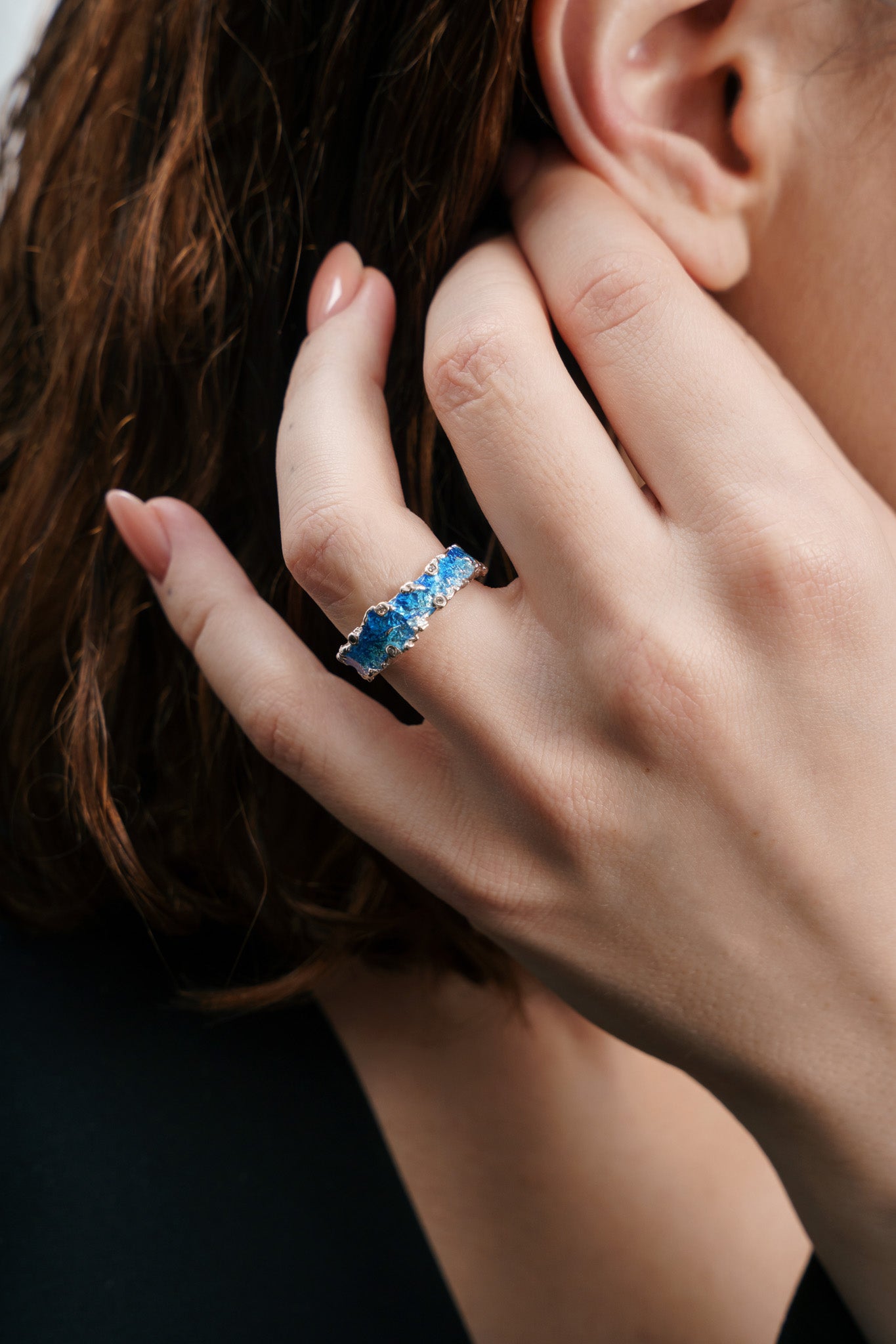 Ring "Wave" (6 mm) blue with cubic zirconia