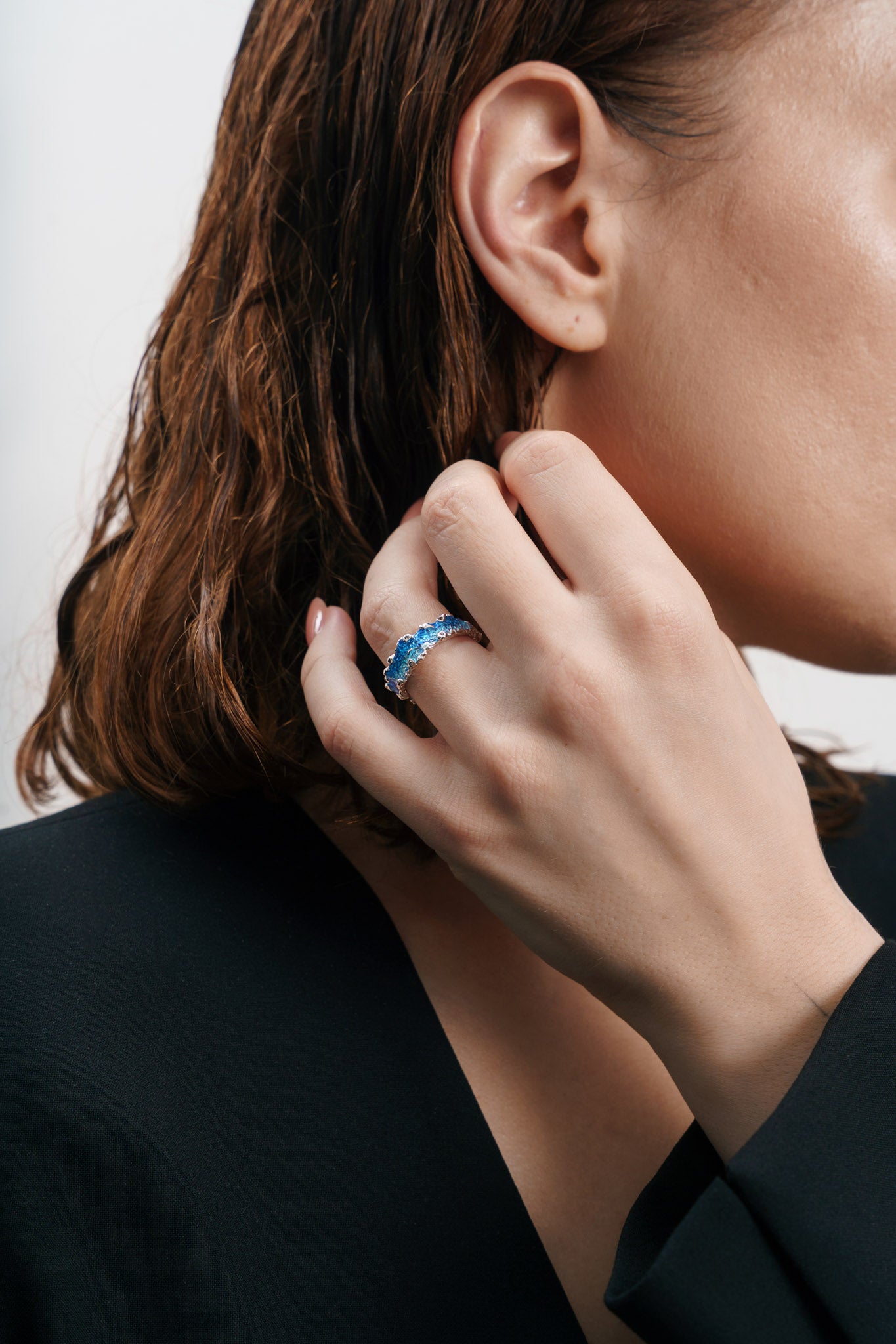 Ring "Wave" (6 mm) blue with cubic zirconia
