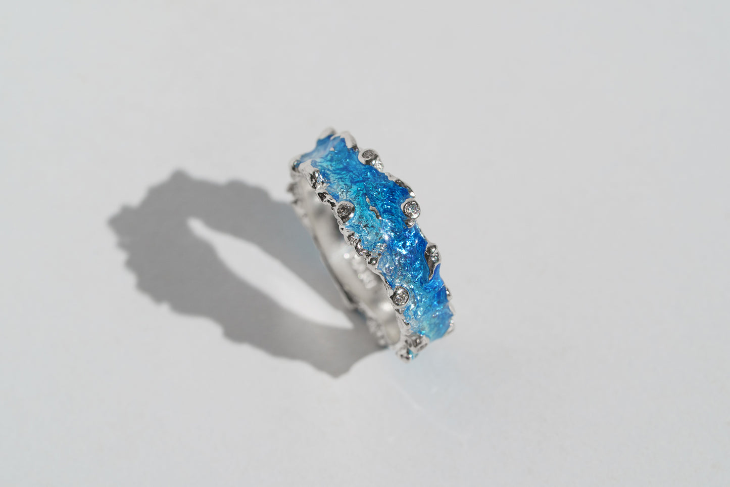 Ring "Wave" (6 mm) blue with cubic zirconia