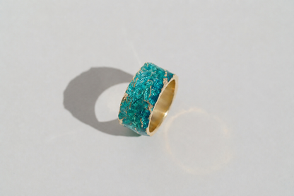 Ring "WAVE" emerald (10 mm) with smooth edges