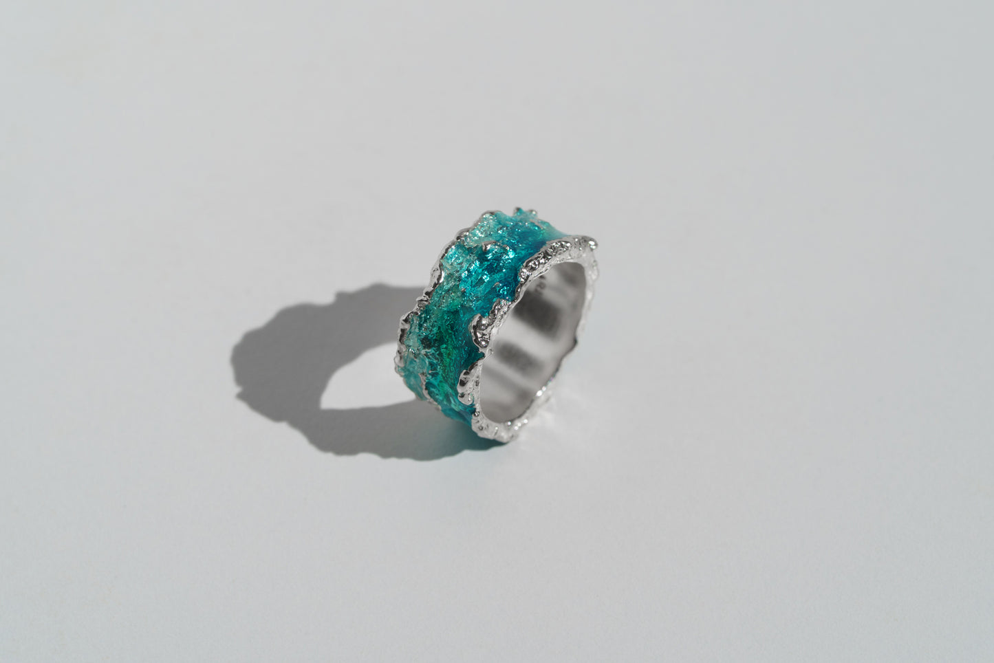 Ring "Wave" emerald (10 mm)