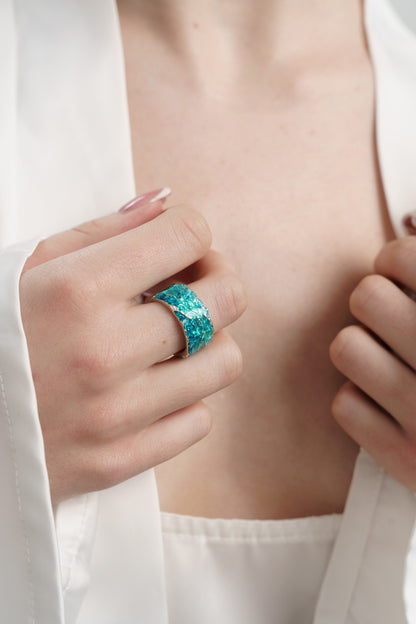 Ring "WAVE" emerald (10 mm) with smooth edges