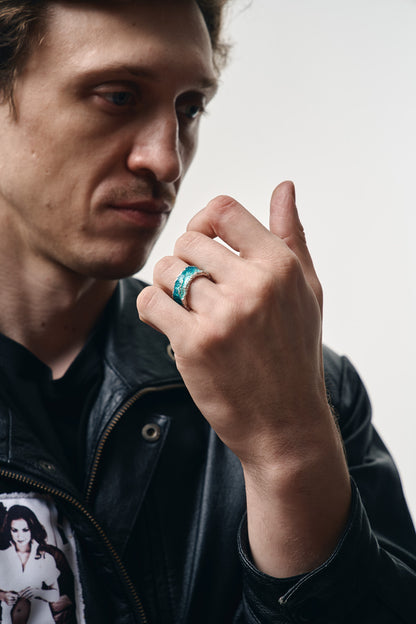 Ring "Wave" emerald (10 mm)