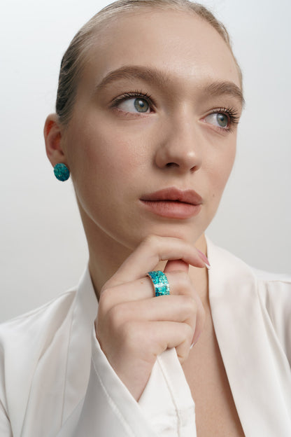 Ring "WAVE" emerald (10 mm) with smooth edges