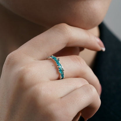 Ring "Wave" (4 mm) emerald with cubic zirconia