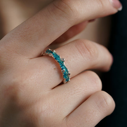 Ring "Wave" (4 mm) emerald with cubic zirconia