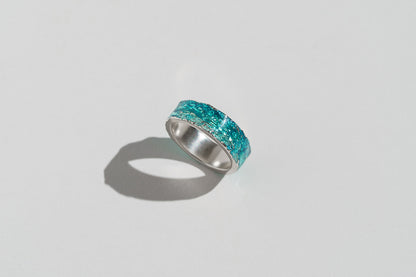 Ring "WAVE" emerald (6 mm) with smooth edges