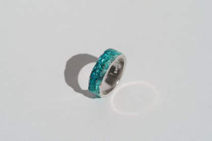Ring "WAVE" emerald (6 mm) with smooth edges