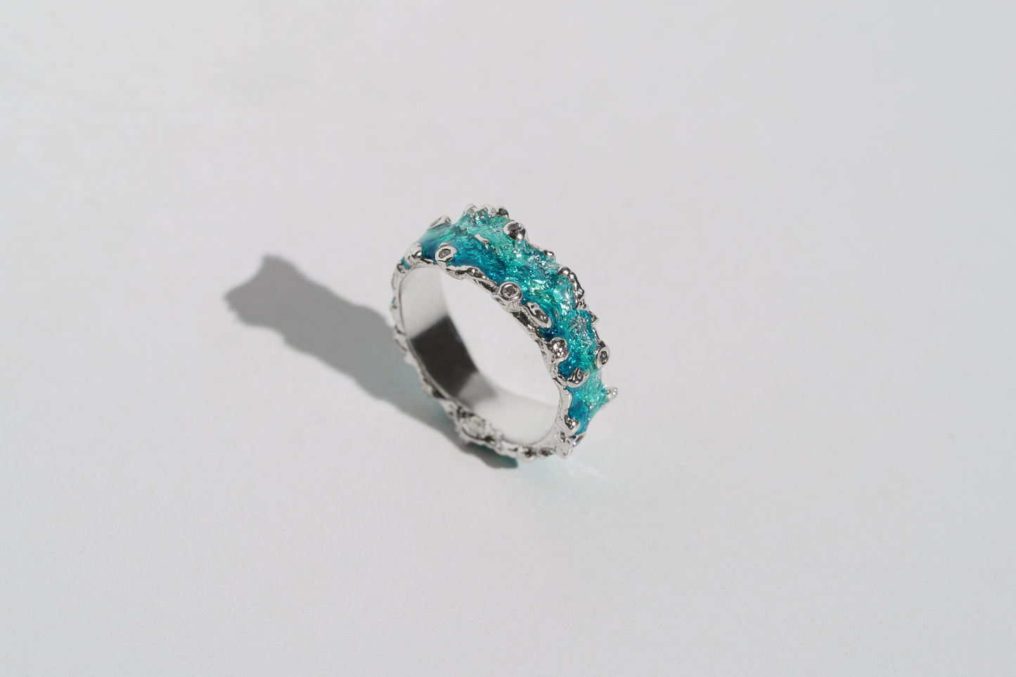 Ring "Wave" (6 mm) emerald with cubic zirconia
