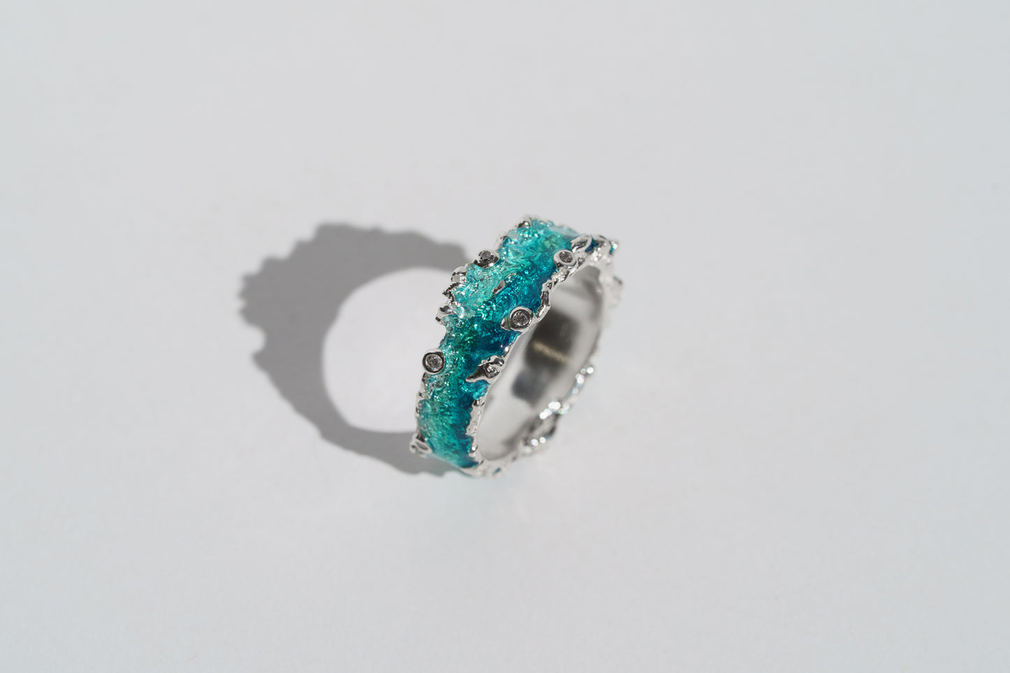 Ring "Wave" (6 mm) emerald with cubic zirconia