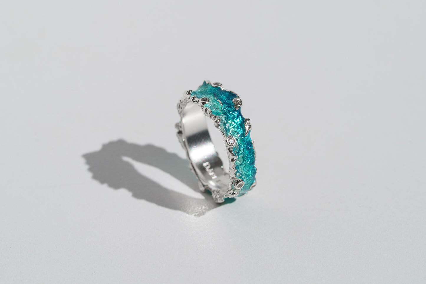 Ring "Wave" (6 mm) emerald with cubic zirconia