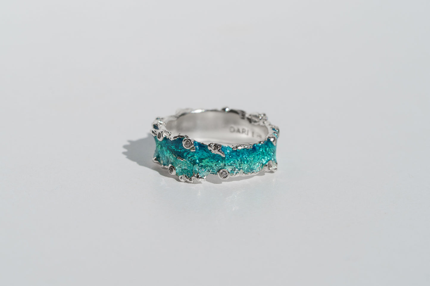 Ring "Wave" (6 mm) emerald with cubic zirconia