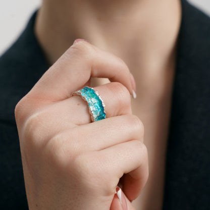 Ring "Wave" emerald (6 mm)
