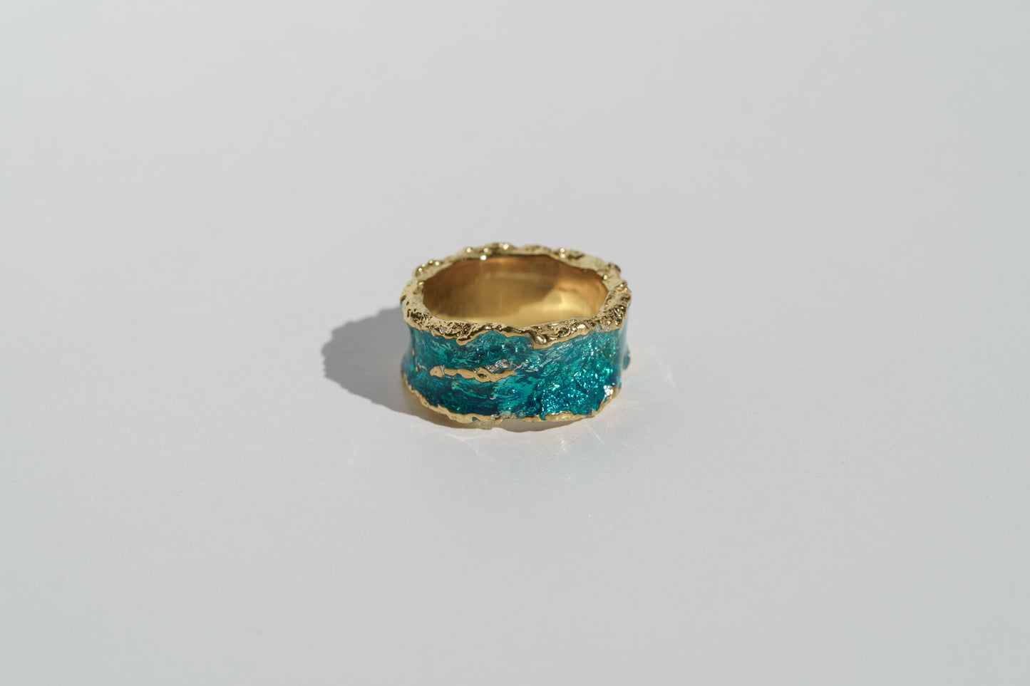 Ring "Wave" emerald (10 mm)