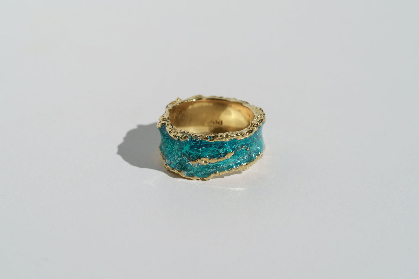 Ring "Wave" emerald (10 mm)