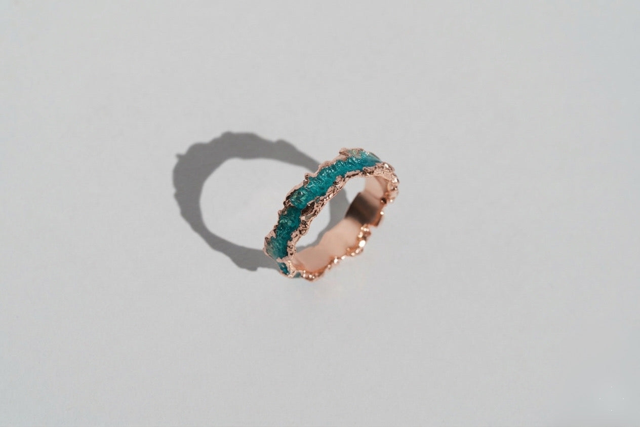 Ring "Wave" emerald (4 mm)