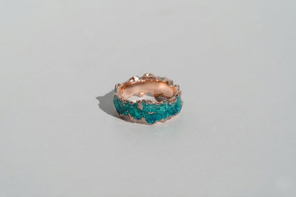 Ring "Wave" emerald (6 mm)