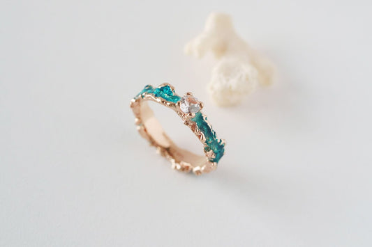 Ring "Wave" (4 mm gemstone) emerald
