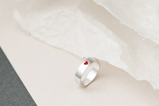 Wedding ring "With Love" (5 mm; red or black heart)