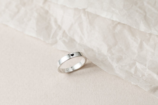 Ring "With love" (3 mm; black heart)