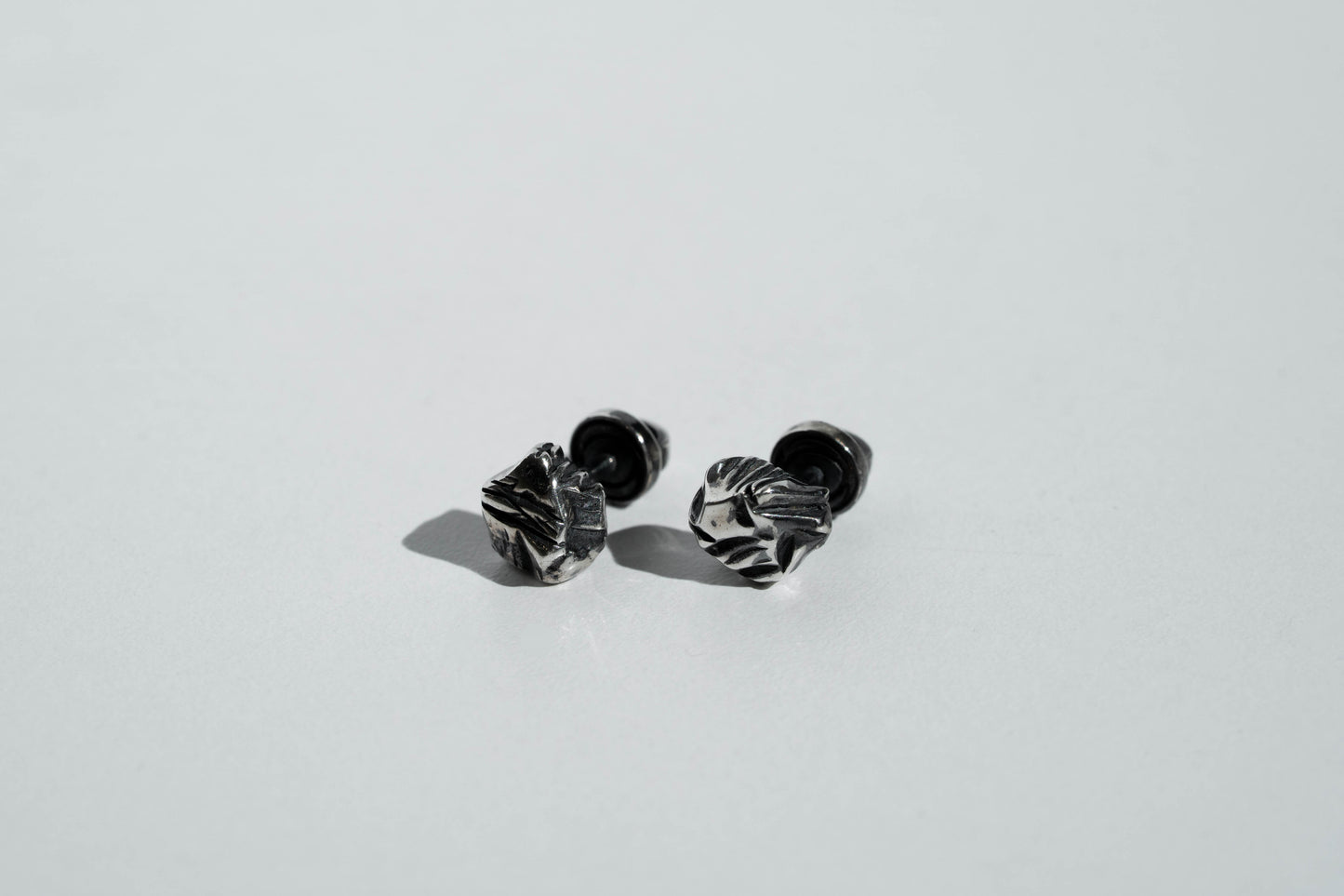 Earrings "Stone" blackened (6 mm)