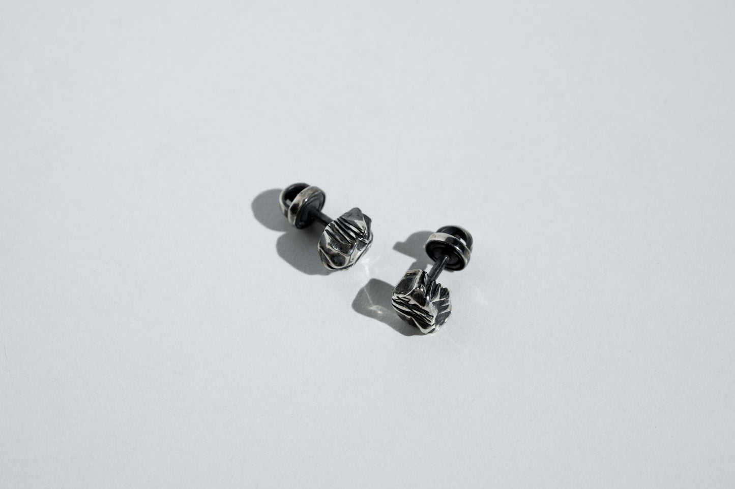 Earrings "Stone" blackened (6 mm)