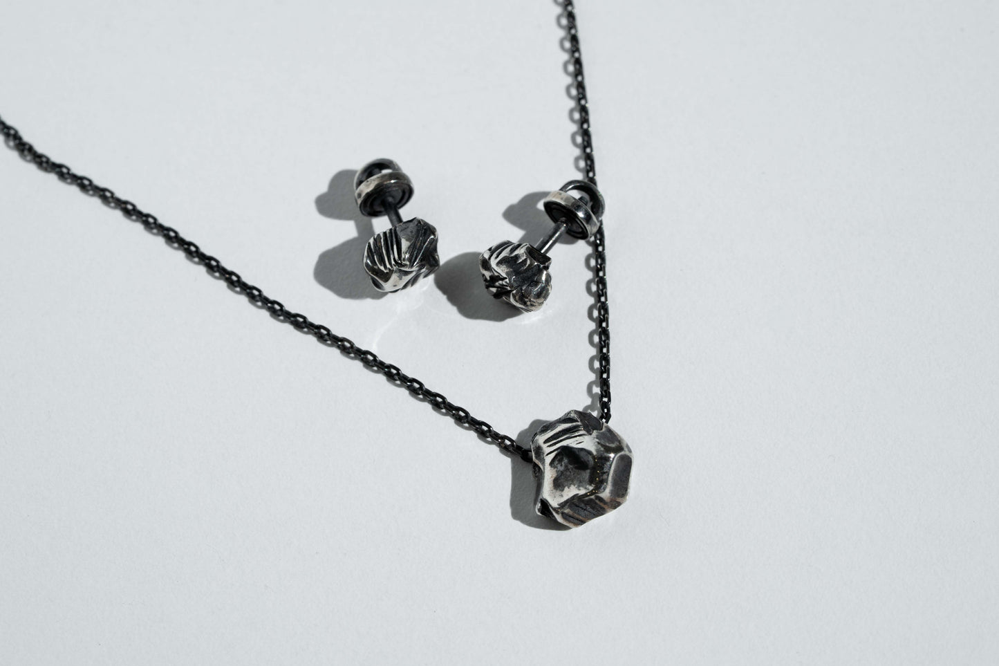 Earrings "Stone" blackened (6 mm)