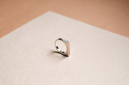 Signet ring "Horizon" with beige enamel