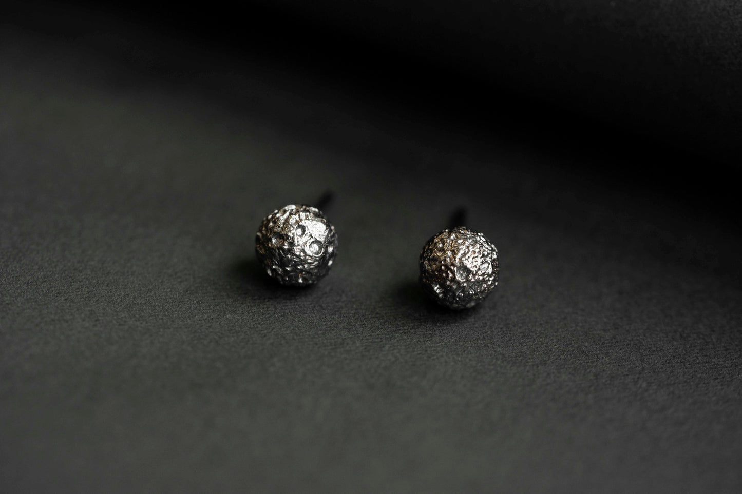 Stud earrings "FULL MOON" (8 mm)