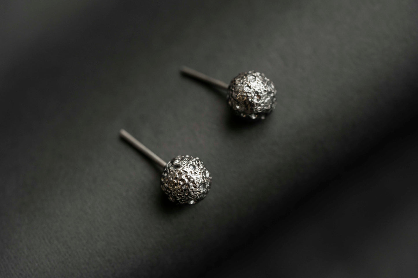 Stud earrings "FULL MOON" (8 mm)