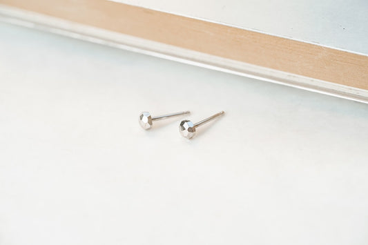 Stud earrings "Facets" mini