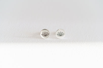 Stud Earrings "Lotus" (10 mm)