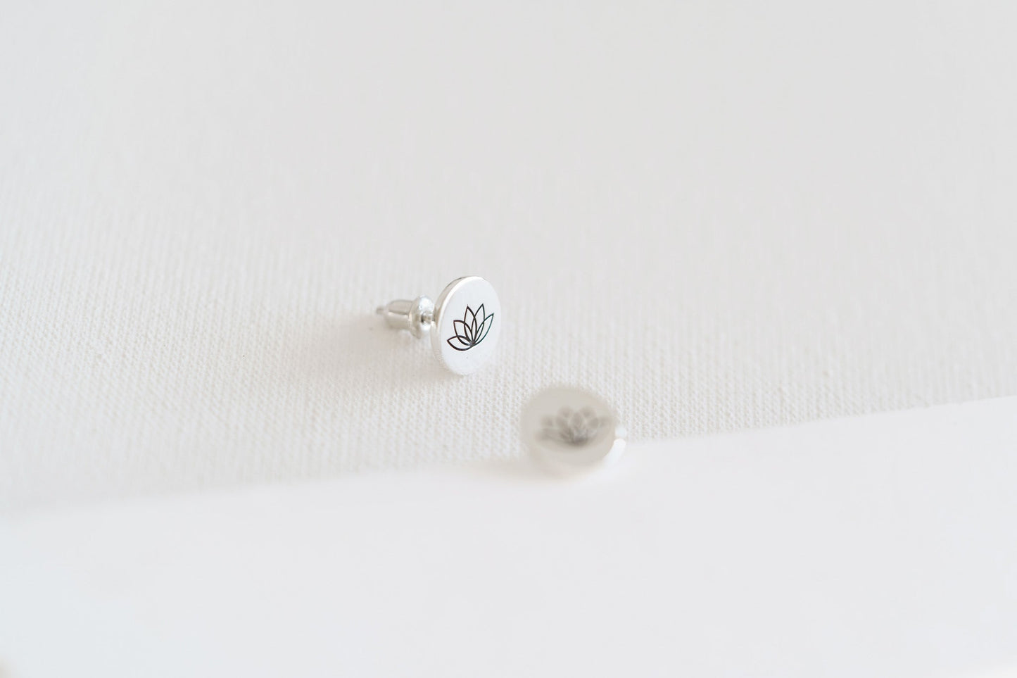 Stud Earrings "Lotus" (10 mm)